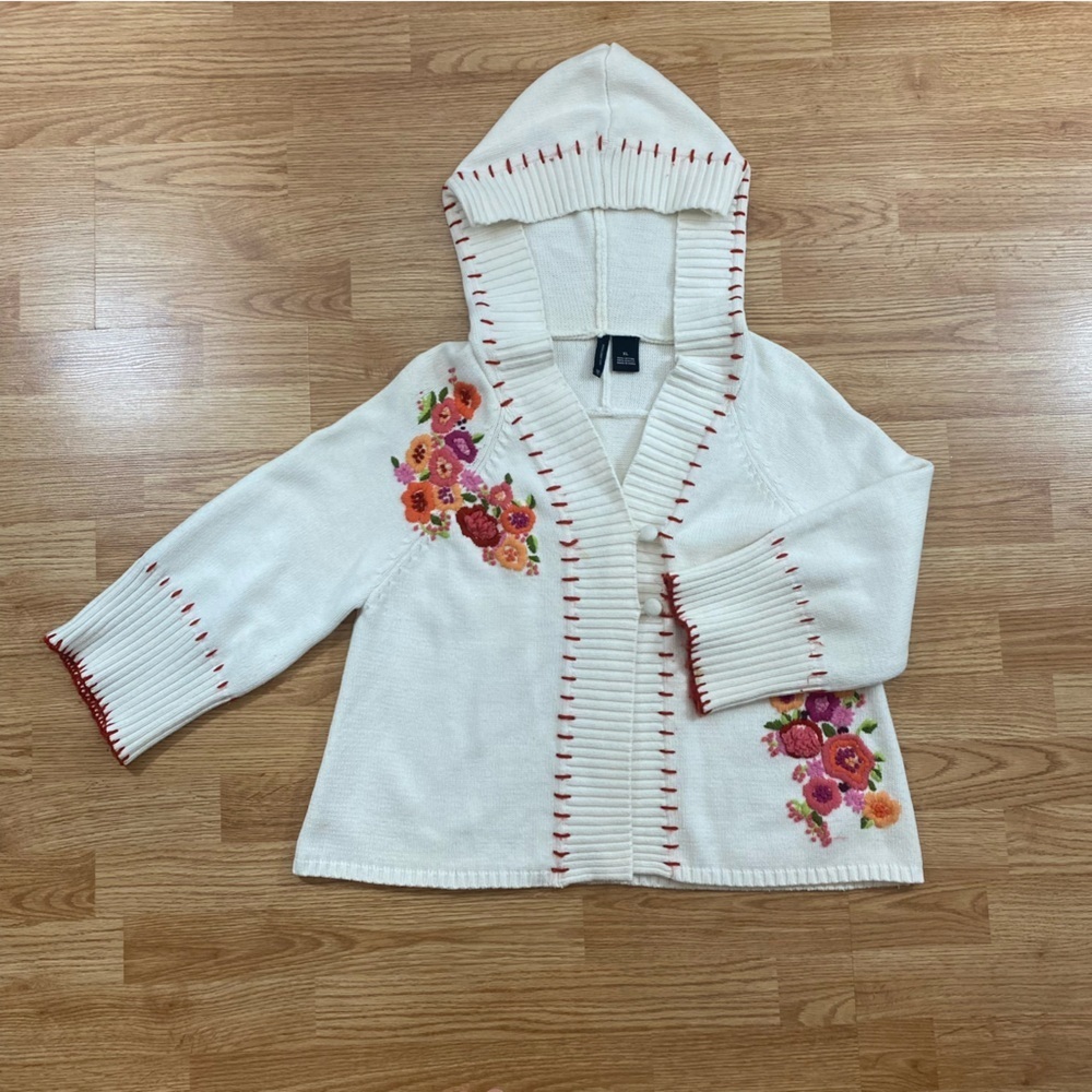 New Directions White Knit Embroidered‎ Floral Design Size XL Youth Cardigan